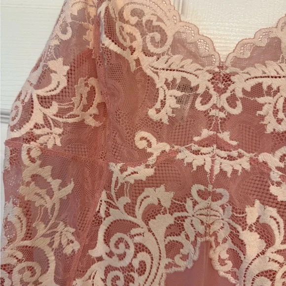 Wacoal Luxury Sleepwear Blush and Ivory Lace Chemise - Picture 3 of 6